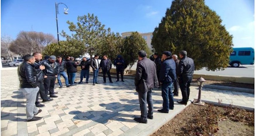 İran gömrükçüləri bizdən rüşvət istəyirlər - TIR sürücülərindən Naxçıvanda aksiya İran gömrükçüləri bizdən rüşvət istəyirlər - TIR sürücülərindən Naxçıvanda aksiya