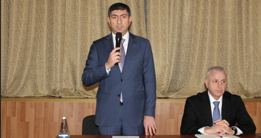 İcra Hakimiyyətinin başçısı və millət vəkili Yasamal sakinləri ilə görüşdülər İcra Hakimiyyətinin başçısı və millət vəkili Yasamal sakinləri ilə görüşdülər