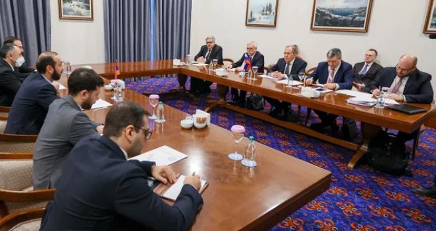 Moskvada Lavrov Mirzoyanla müzakirələr aparır Moskvada Lavrov Mirzoyanla müzakirələr aparır