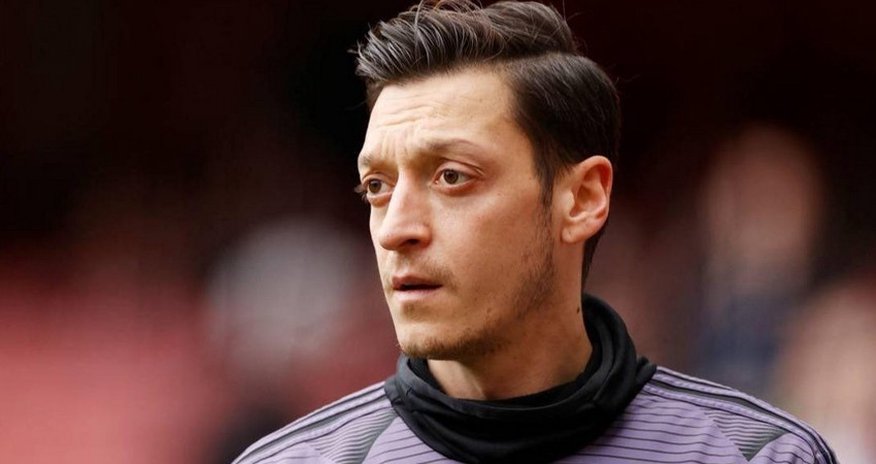 Mesut Özil karyerasını başa vurduğunu açıqlayıb Mesut Özil karyerasını başa vurduğunu açıqlayıb