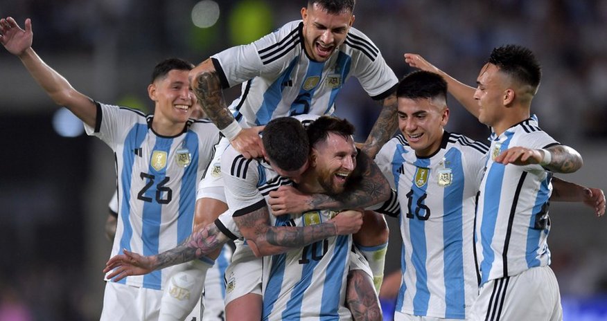 Messi becomes third member of 100-goal club Messi becomes third member of 100-goal club