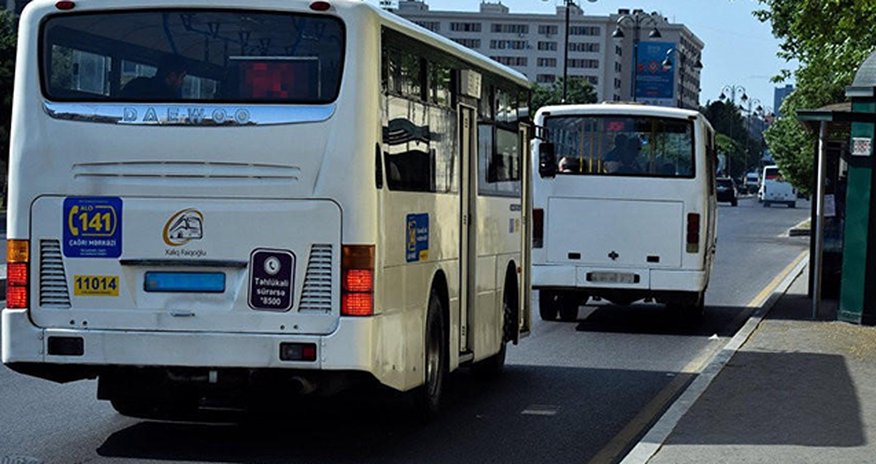 Bu avtobusun hərəkət istiqaməti dəyişdirilir Bu avtobusun hərəkət istiqaməti dəyişdirilir