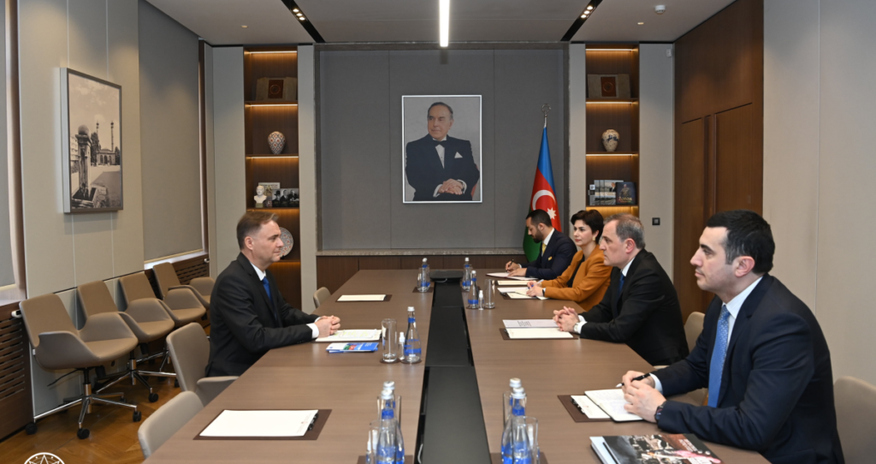 Ceyhun Bayramov Avropa Şurası Bakı ofisinin rəhbəri ilə görüşüb Ceyhun Bayramov Avropa Şurası Bakı ofisinin rəhbəri ilə görüşüb