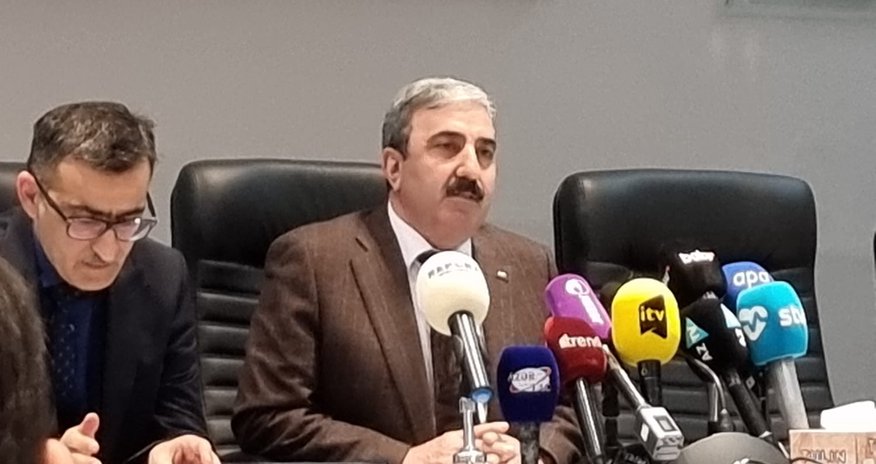 Bakı metrosunda bir xanım maşinist vəzifəsində işləyir Bakı metrosunda bir xanım maşinist vəzifəsində işləyir
