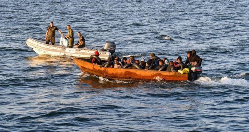 Tunis sahillərində miqrantları daşıyan qayıq batıb: 20 nəfər itkin düşüb Tunis sahillərində miqrantları daşıyan qayıq batıb: 20 nəfər itkin düşüb