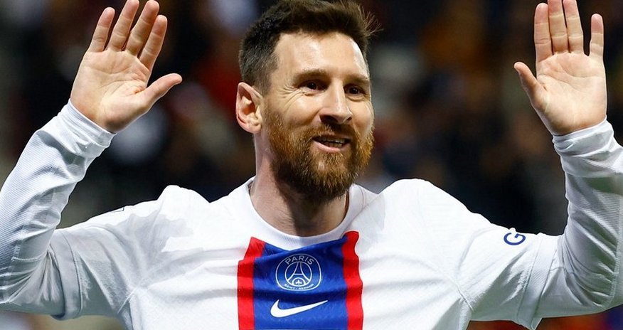 Messi invites fan who stood at home for 10 hours to visit Messi invites fan who stood at home for 10 hours to visit