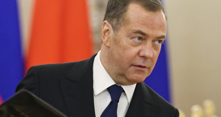 Медведев назвал Орбана «молодцом» за слова об Украине Медведев назвал Орбана «молодцом» за слова об Украине