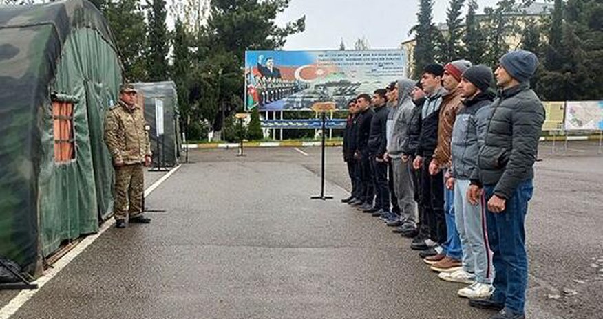 Azərbaycanda ehtiyatda olan hərbiçilər orduya çağırıldı - Rəsmi Azərbaycanda ehtiyatda olan hərbiçilər orduya çağırıldı - Rəsmi