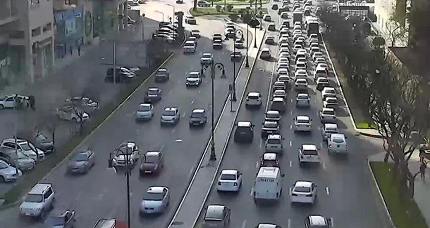 Bakının bu yollarında tıxac var - Siyahı Bakının bu yollarında tıxac var - Siyahı