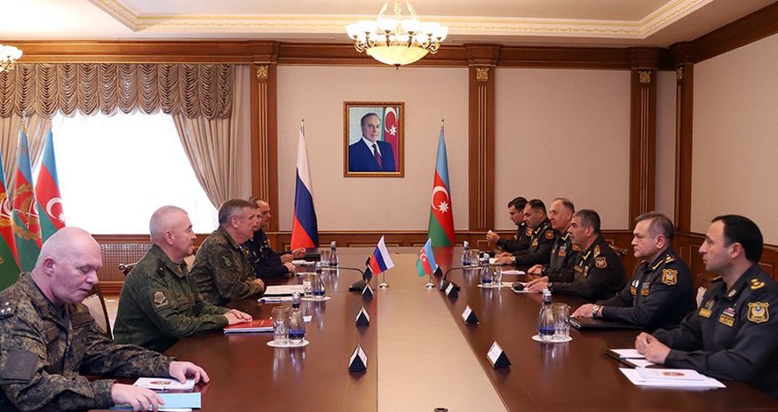 Müdafiə naziri Aleksandr Lentsovu qəbul edib Müdafiə naziri Aleksandr Lentsovu qəbul edib