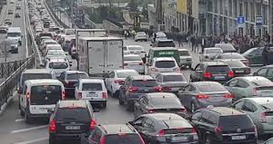 Bakının bir sıra yollarında tıxac var - SİYAHI Bakının bir sıra yollarında tıxac var - SİYAHI