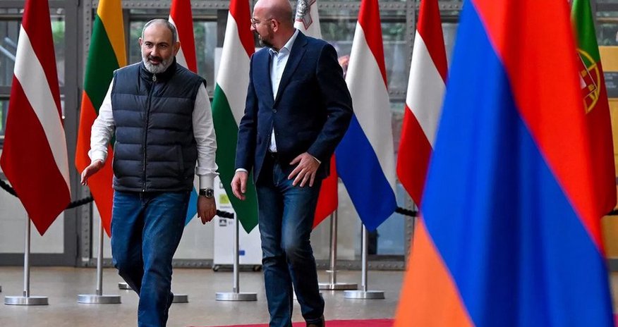 Paşinyan və Şarl Mişel qeyri-rəsmi görüş keçirib Paşinyan və Şarl Mişel qeyri-rəsmi görüş keçirib