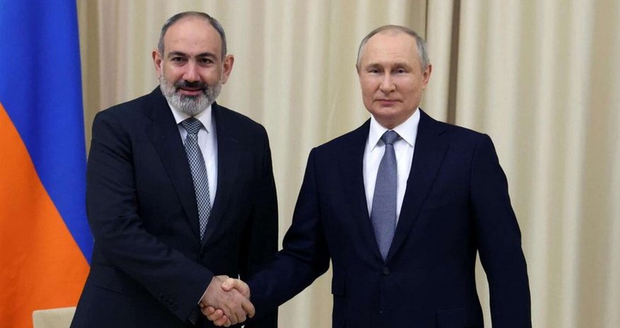 Putinlə Paşinyan arasında görüş başlayıb Putinlə Paşinyan arasında görüş başlayıb