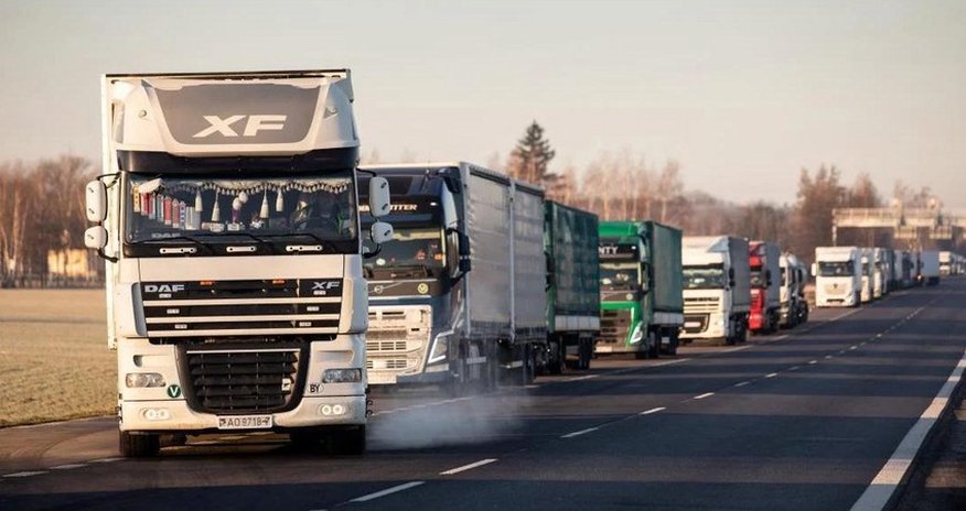Польша намерена полностью запретить въезд российским и белорусским грузовикам Польша намерена полностью запретить въезд российским и белорусским грузовикам