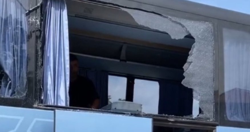 Azərbaycanda bu teatrın heyətini daşıyan avtobus qəzaya düşdü Azərbaycanda bu teatrın heyətini daşıyan avtobus qəzaya düşdü