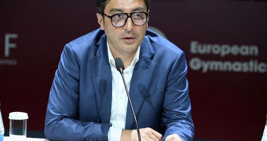 Fərid Qayıbov beynəlxalq yarışlarda uğur qazanmış idmançılarla görüşüb Fərid Qayıbov beynəlxalq yarışlarda uğur qazanmış idmançılarla görüşüb