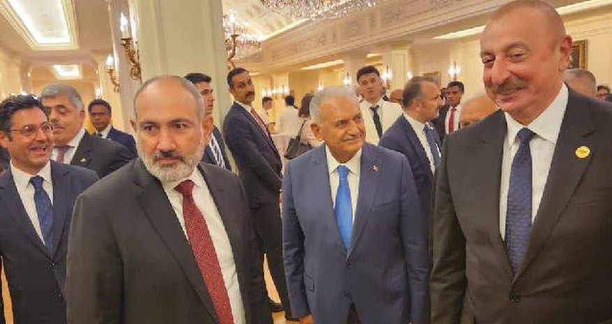 Əliyev və Paşinyan Türkiyədə qeyri rəsmi görüşüb Əliyev və Paşinyan Türkiyədə qeyri rəsmi görüşüb