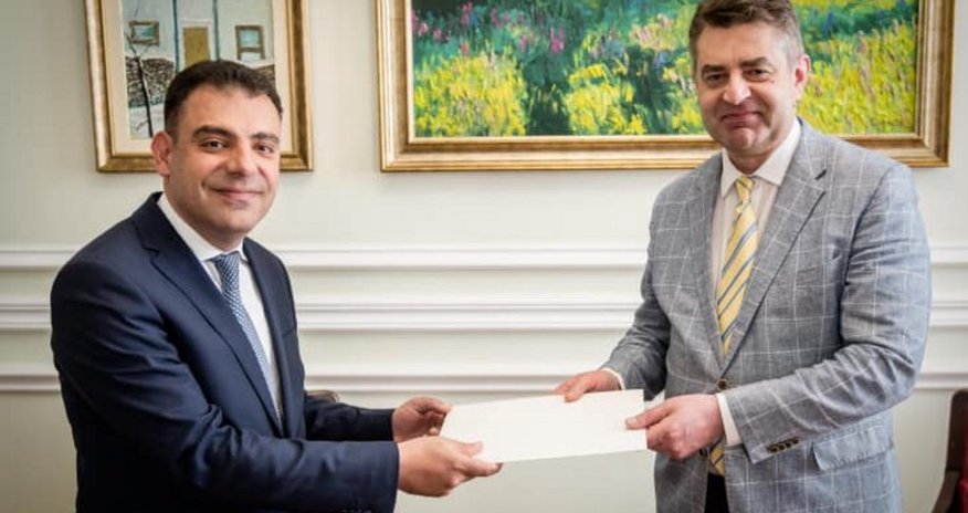 Azərbaycan səfiri etimadnaməsinin surətini Ukrayna XİN-ə təqdim edib Azərbaycan səfiri etimadnaməsinin surətini Ukrayna XİN-ə təqdim edib