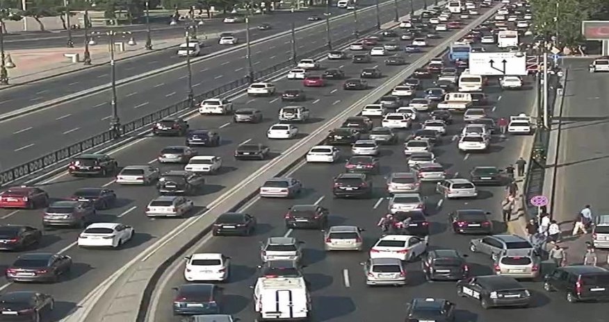 Bakıda sıxlıq müşahidə edilən yollar - SİYAHI Bakıda sıxlıq müşahidə edilən yollar - SİYAHI