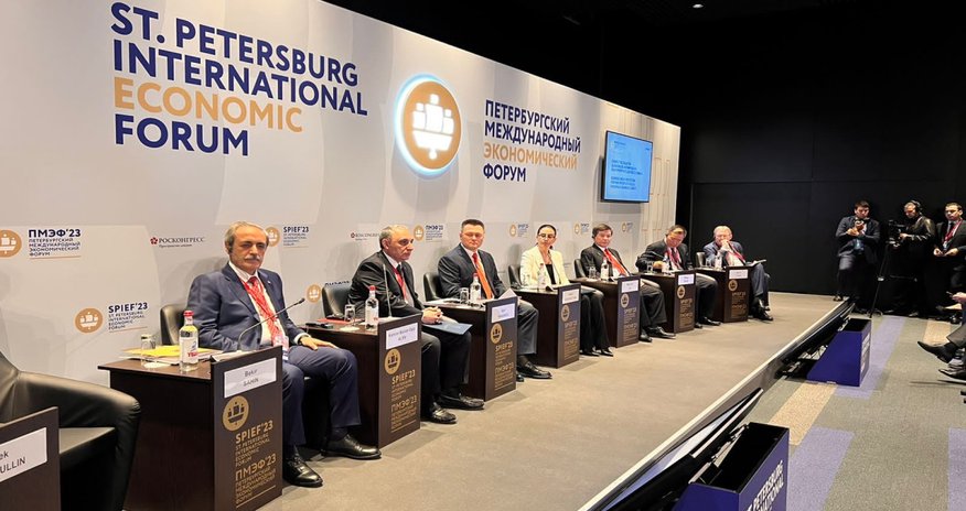 Kamran Əliyev Sankt-Peterburqda beynəlxalq forumda çıxış edib Kamran Əliyev Sankt-Peterburqda beynəlxalq forumda çıxış edib