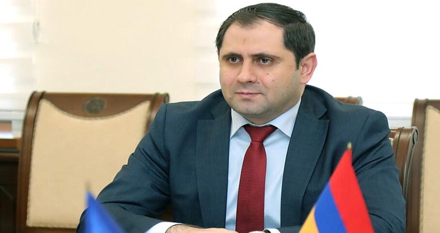 Ermənistan müdafiə naziri Fransaya işgüzar səfərə gedib Ermənistan müdafiə naziri Fransaya işgüzar səfərə gedib