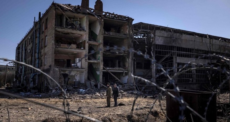 Russian army opens fire on Kherson, killing 2 Russian army opens fire on Kherson, killing 2