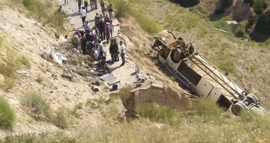 Türkiyədə sərnişin avtobusu dərəyə aşdı: Ölənlər və yaralananlar var Türkiyədə sərnişin avtobusu dərəyə aşdı: Ölənlər və yaralananlar var