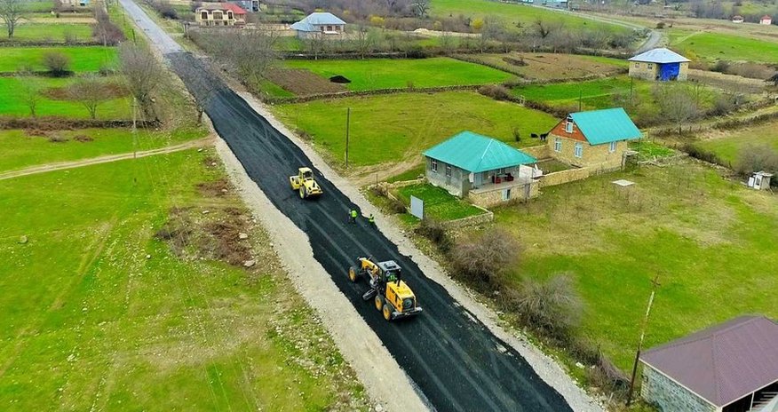 Qaxda yol tikintisi üçün AAYDA-ya 4,9 milyon manat ayrılıb Qaxda yol tikintisi üçün AAYDA-ya 4,9 milyon manat ayrılıb