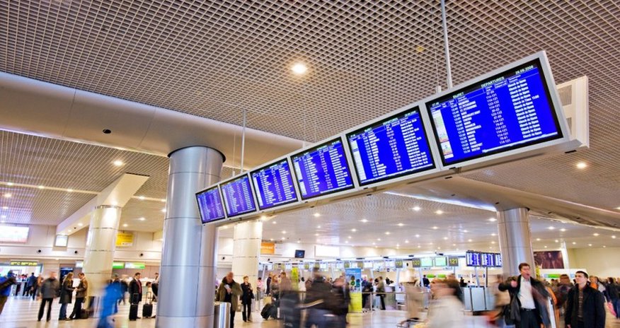 Domodedovo və Vnukovo aeroportlarında eniş-uçuş müvəqqəti dayandırılıb Domodedovo və Vnukovo aeroportlarında eniş-uçuş müvəqqəti dayandırılıb