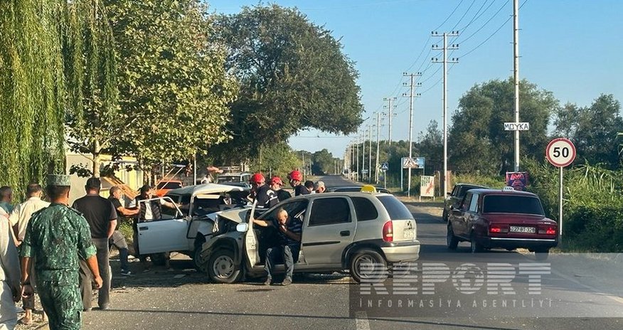 В Хачмазе столкнулись два автомобиля, есть погибший и раненый В Хачмазе столкнулись два автомобиля, есть погибший и раненый