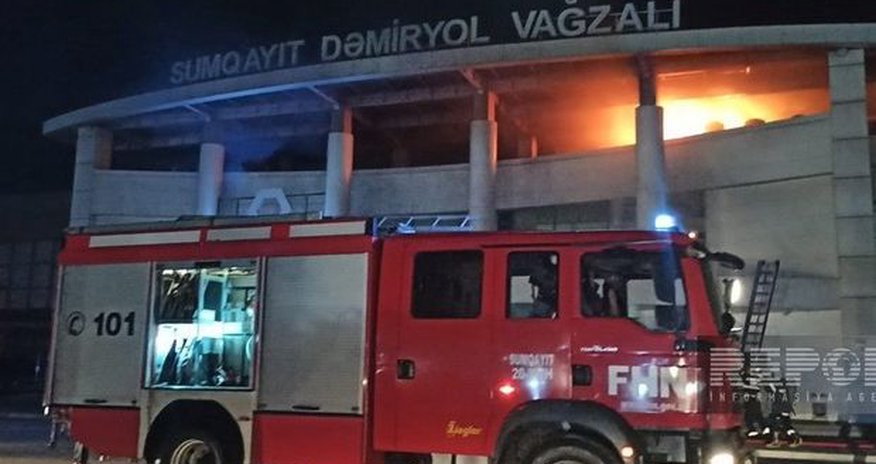 Sumqayıt Dəmiryol Vağzalında yanğın olub, 10 nəfər təxliyə edilib - YENİLƏNİB Sumqayıt Dəmiryol Vağzalında yanğın olub, 10 nəfər təxliyə edilib - YENİLƏNİB
