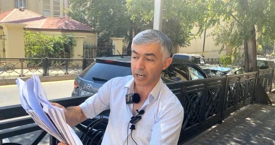 Sahibkar Baş Prokurorluğun qarşısında etiraz aksiyası keçirib - VİDEO Sahibkar Baş Prokurorluğun qarşısında etiraz aksiyası keçirib - VİDEO