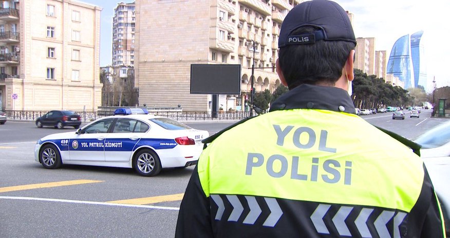 Сотрудники дорожной полиции в Баку продолжают службу в усиленном режиме Сотрудники дорожной полиции в Баку продолжают службу в усиленном режиме