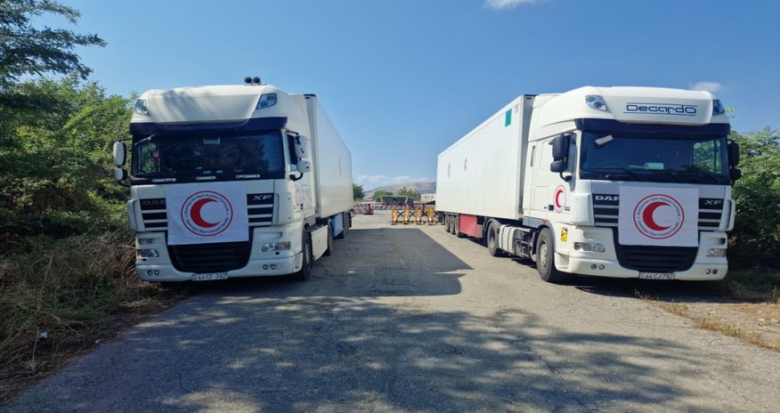 Автоколонна с 40 тоннами муки из Баку уже шестой день стоит на дороге Агдам-Ханкенди Автоколонна с 40 тоннами муки из Баку уже шестой день стоит на дороге Агдам-Ханкенди