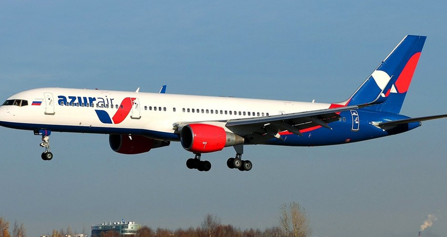 Застрявших в Египте российских туристов вывезут в Москву рейсом Azur Air Застрявших в Египте российских туристов вывезут в Москву рейсом Azur Air