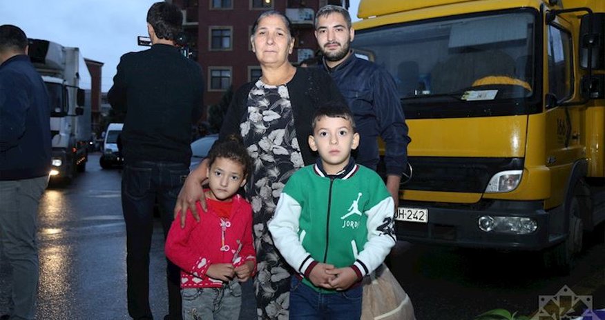 Daha 25 ailə Ağalıya yola salınıb Daha 25 ailə Ağalıya yola salınıb