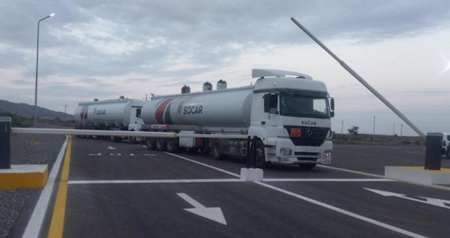 Xankəndiyə daha 54 ton yanacaq göndərildi Xankəndiyə daha 54 ton yanacaq göndərildi