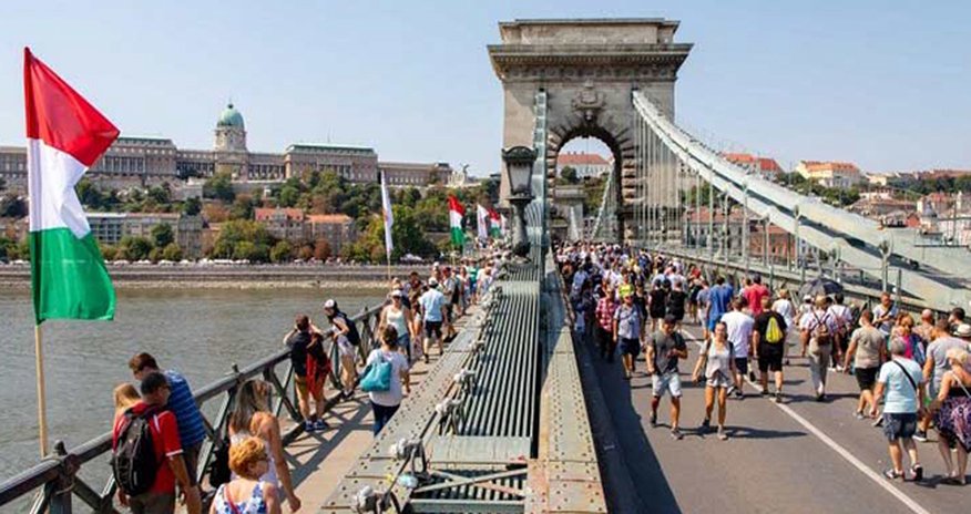 Macarıstan rusiyalı turistlər üçün yeni tələb qoyub Macarıstan rusiyalı turistlər üçün yeni tələb qoyub
