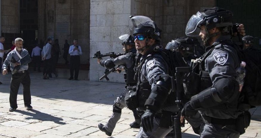 Two Israeli officers injured in stabbing attack in Jerusalem Two Israeli officers injured in stabbing attack in Jerusalem