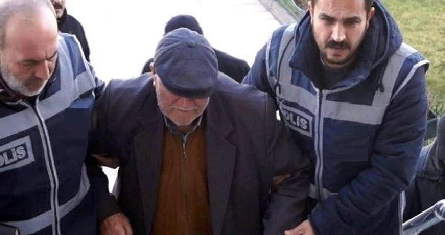 Sumqayıtda 85 yaşlı kişi məktəblini bıçaqlayıb Sumqayıtda 85 yaşlı kişi məktəblini bıçaqlayıb