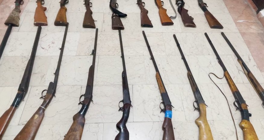Ötən gün 50-dən çox silah-sursat polisə təhvil verilib Ötən gün 50-dən çox silah-sursat polisə təhvil verilib