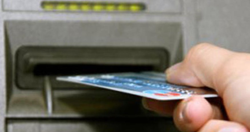Bank kartlarından oğurluq edən daha 2 nəfər saxlanılıb Bank kartlarından oğurluq edən daha 2 nəfər saxlanılıb