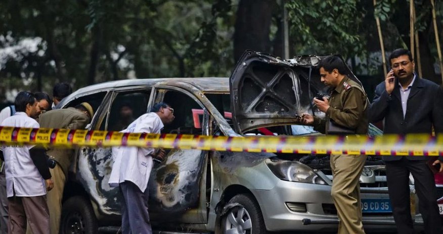 Blast near Israel embassy in Delhi, 2 suspects caught on CCTV Blast near Israel embassy in Delhi, 2 suspects caught on CCTV
