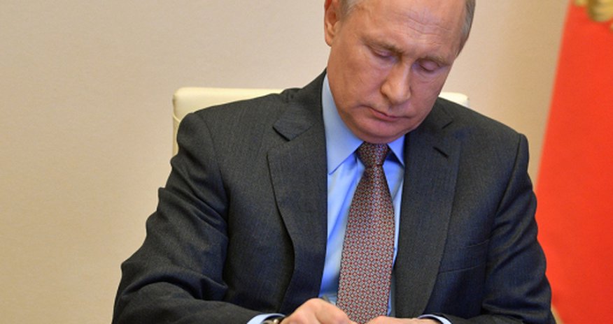 Путина обвинили в нарушении Конституции Путина обвинили в нарушении Конституции