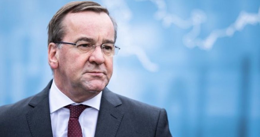 German defense minister warns Ukraine war could expand German defense minister warns Ukraine war could expand