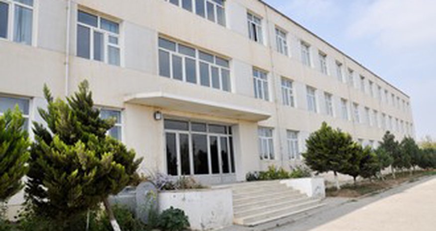 Valideyn müəllimi kobudluqda qınayır, məktəb isə bunu təkzib edir - ŞİKAYƏT - YENİLƏNİB Valideyn müəllimi kobudluqda qınayır, məktəb isə bunu təkzib edir - ŞİKAYƏT - YENİLƏNİB