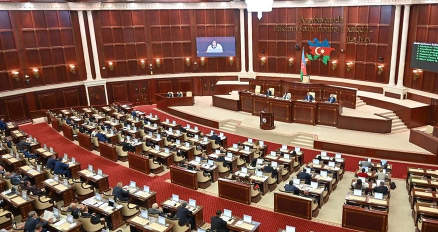 Milli Məclisin iclası başladı Milli Məclisin iclası başladı