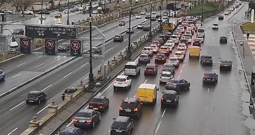 Bu yollarda tıxac var - Siyahı Bu yollarda tıxac var - Siyahı