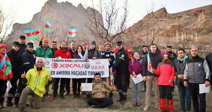 Турецкие альпинисты почтили память жертв Ходжалинской трагедии Турецкие альпинисты почтили память жертв Ходжалинской трагедии