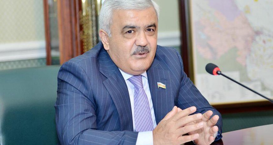 Rövnəq Abdullayev AFFA-dan gedəcəyini açıqlayıb Rövnəq Abdullayev AFFA-dan gedəcəyini açıqlayıb